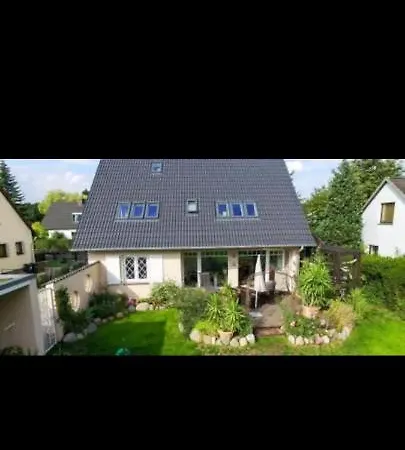 Dachgeschosswohnung Mit Garten