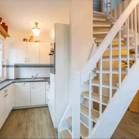 Apartman Dachgeschosswohnung Mit Garten *