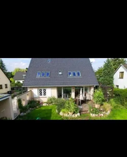 Dachgeschosswohnung Mit Garten